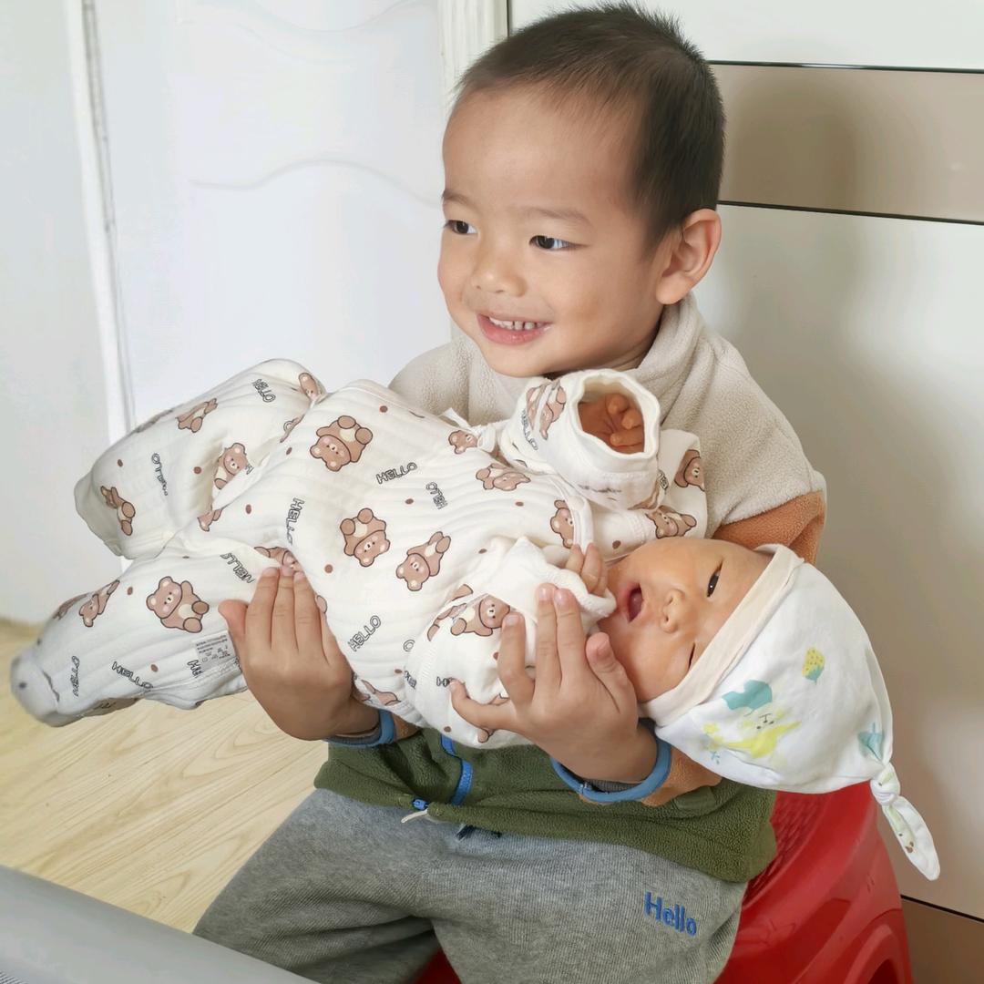 溪溪的哥哥是典典