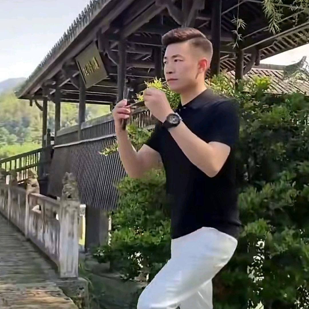 侣行 🇨🇳