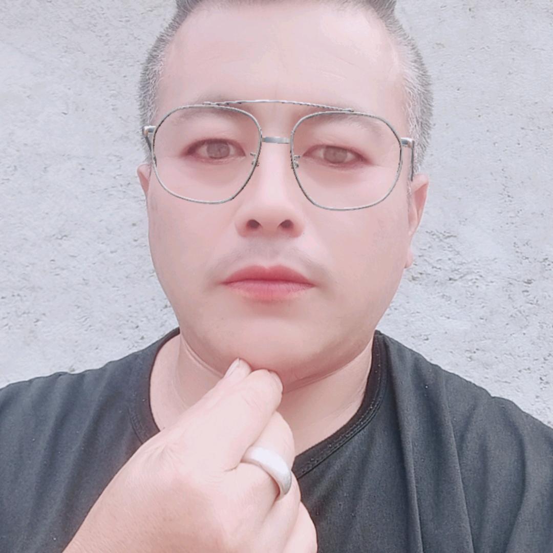 为爱相处:为爱相伴。