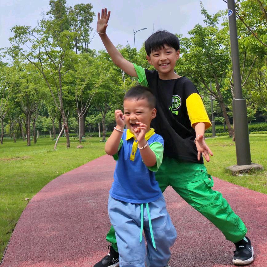 手势舞臭小子