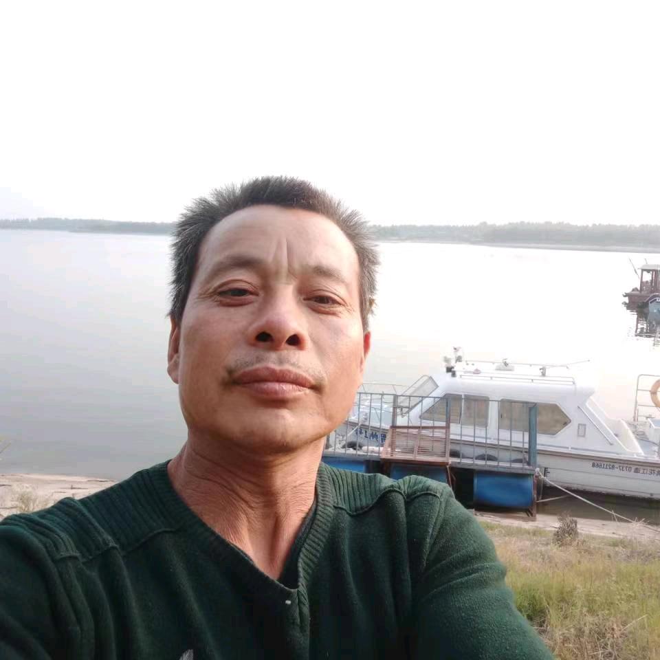 刘柄臣
