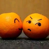 渐行渐远(●°u°●) 」