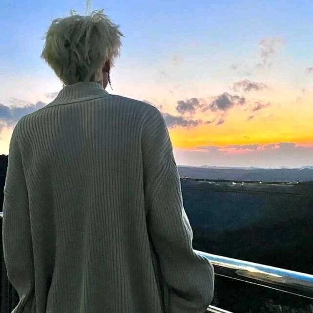 七点(热游直播)