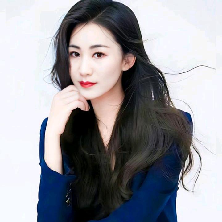 小何