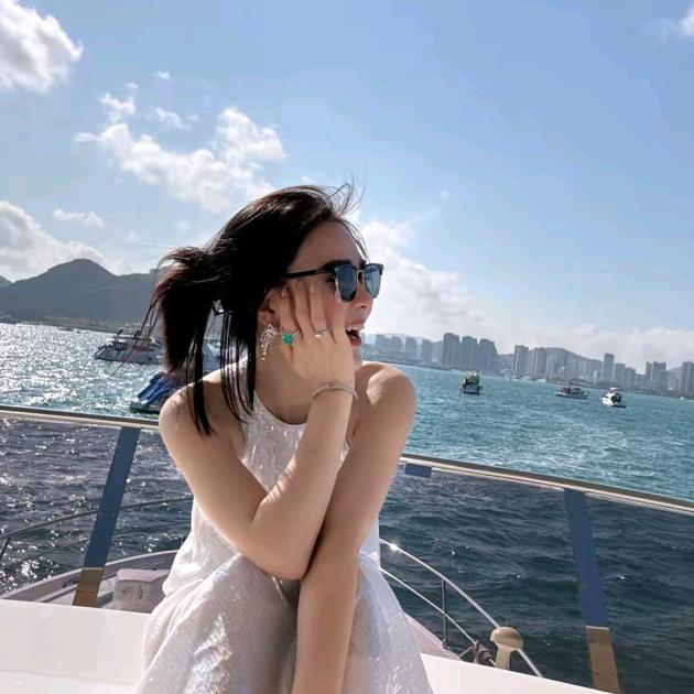 袁艺灵~时尚穿搭