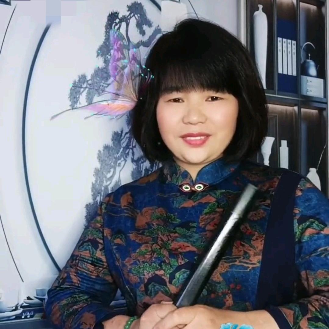 有理姐(靳家小妹)