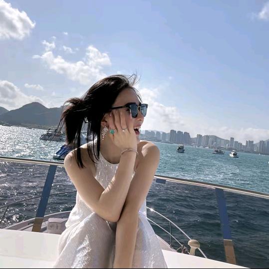 袁艺灵【私服穿搭】