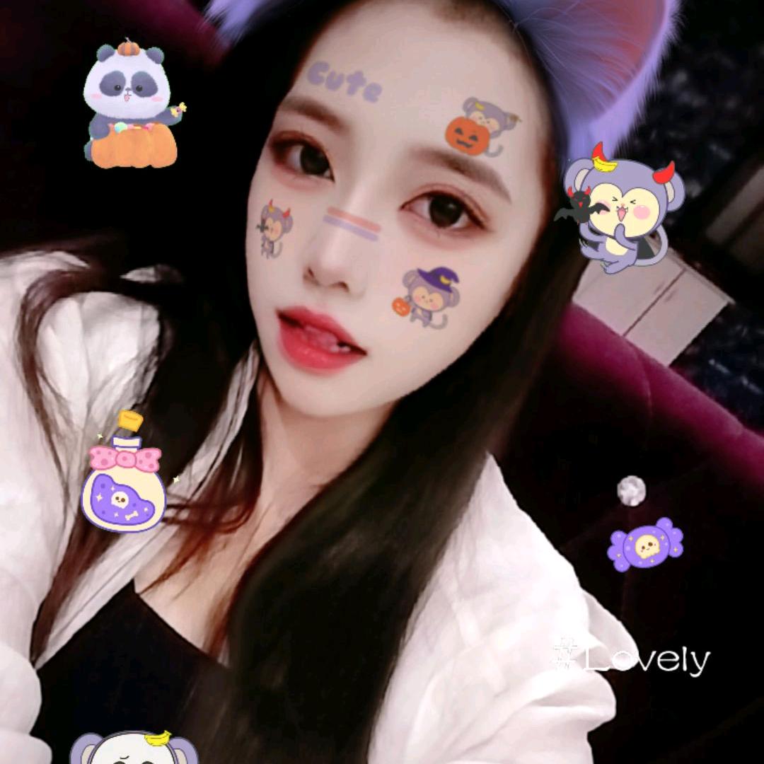黑色