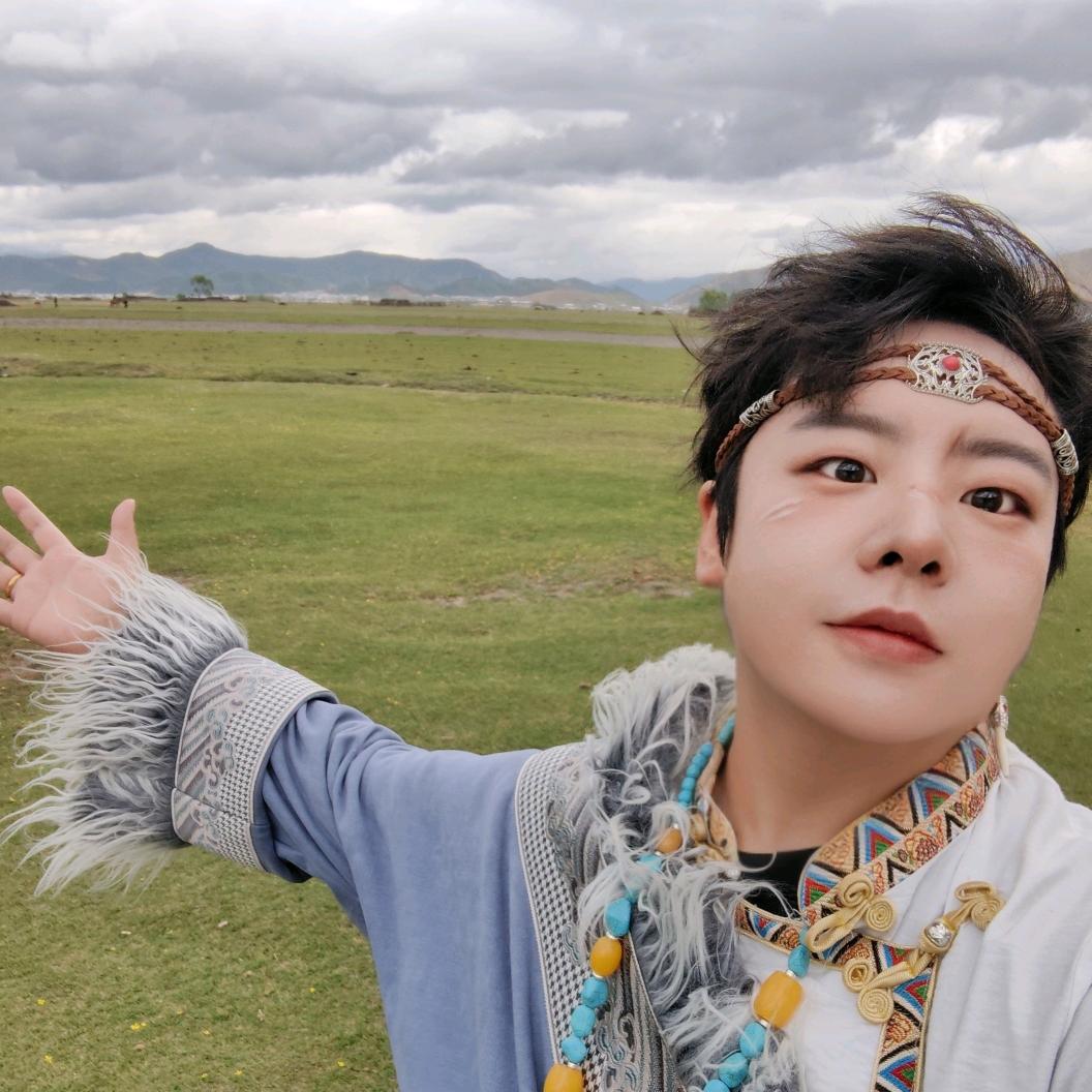 跟着大白老师学唱歌