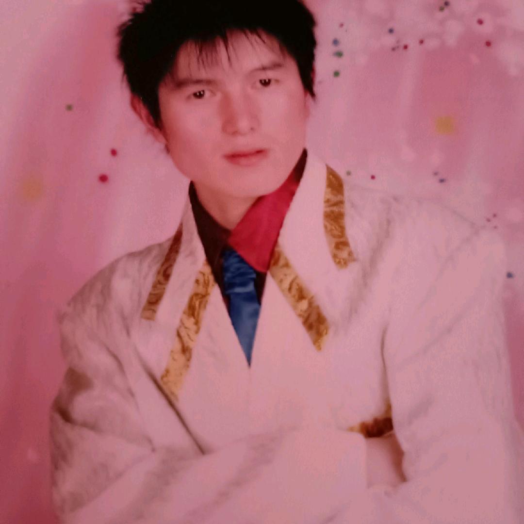 亮亮-