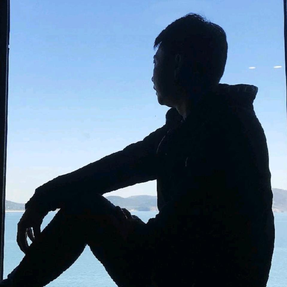 爱美食的胜平在旅行