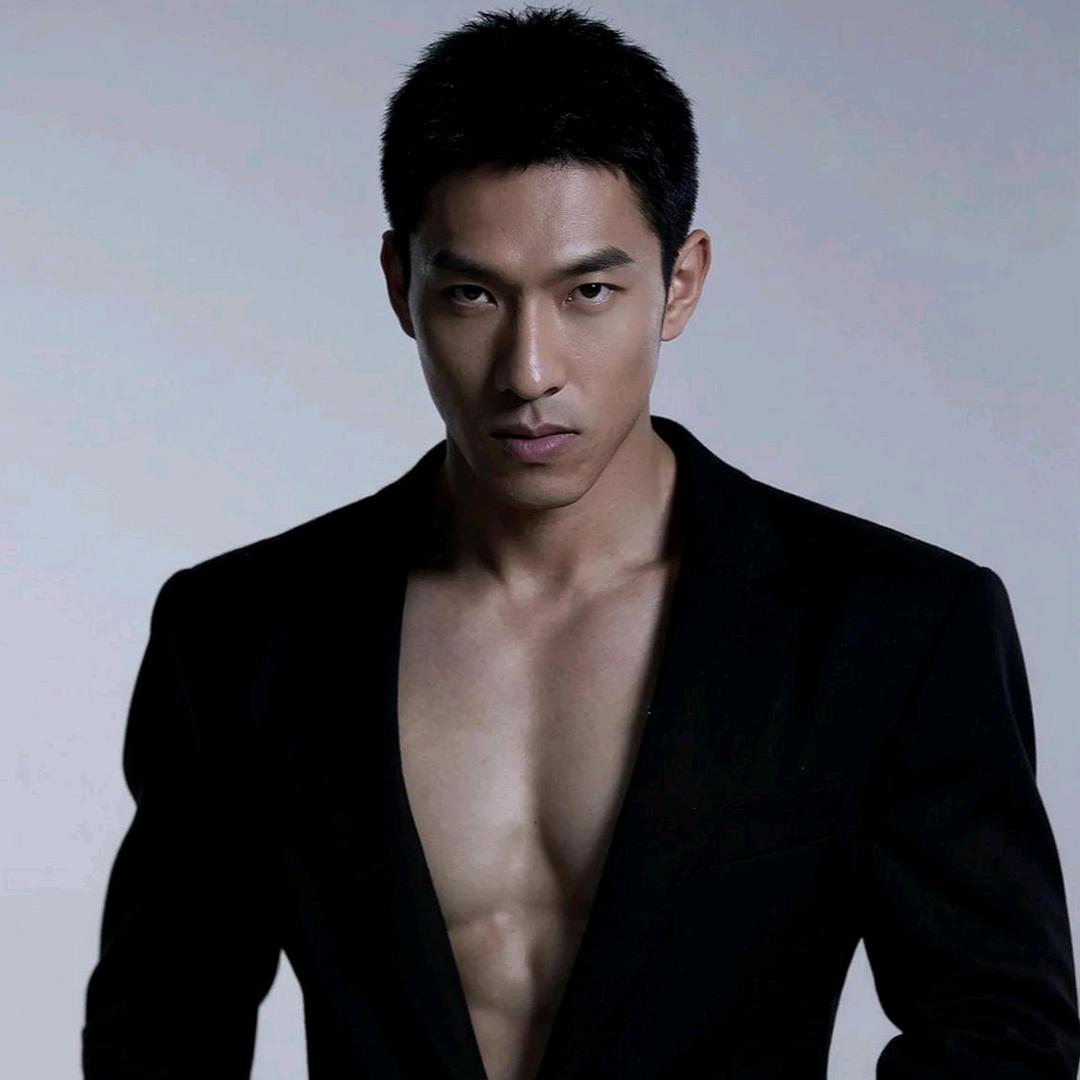 门外是银海 🌤️