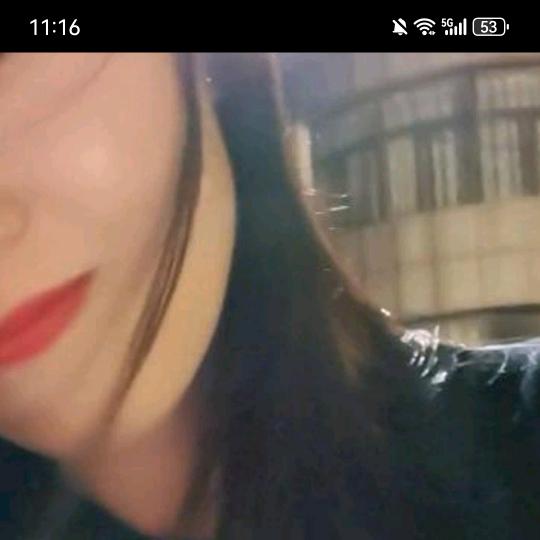 泪水打湿数据线，边刷视频边漏电。