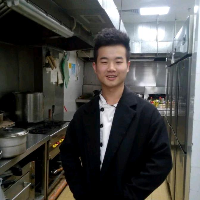 上官努力做餐饮