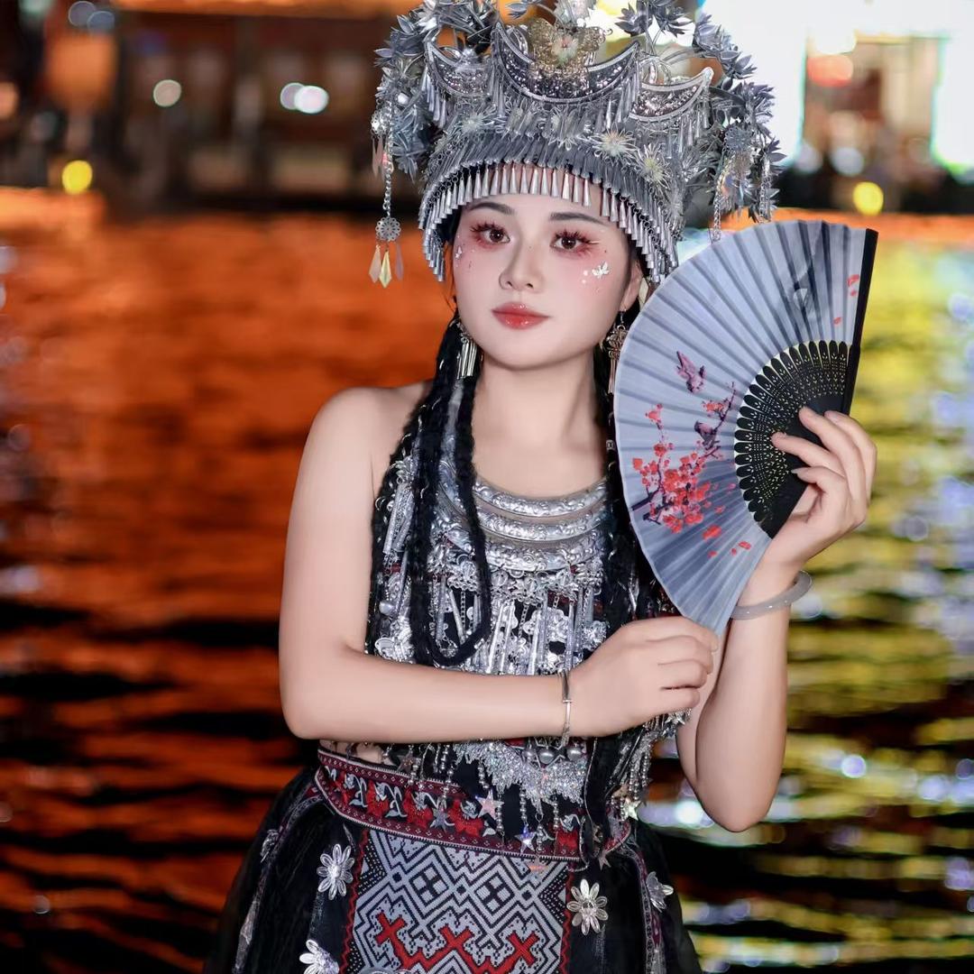 六月