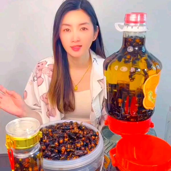 小吖虎头蜂