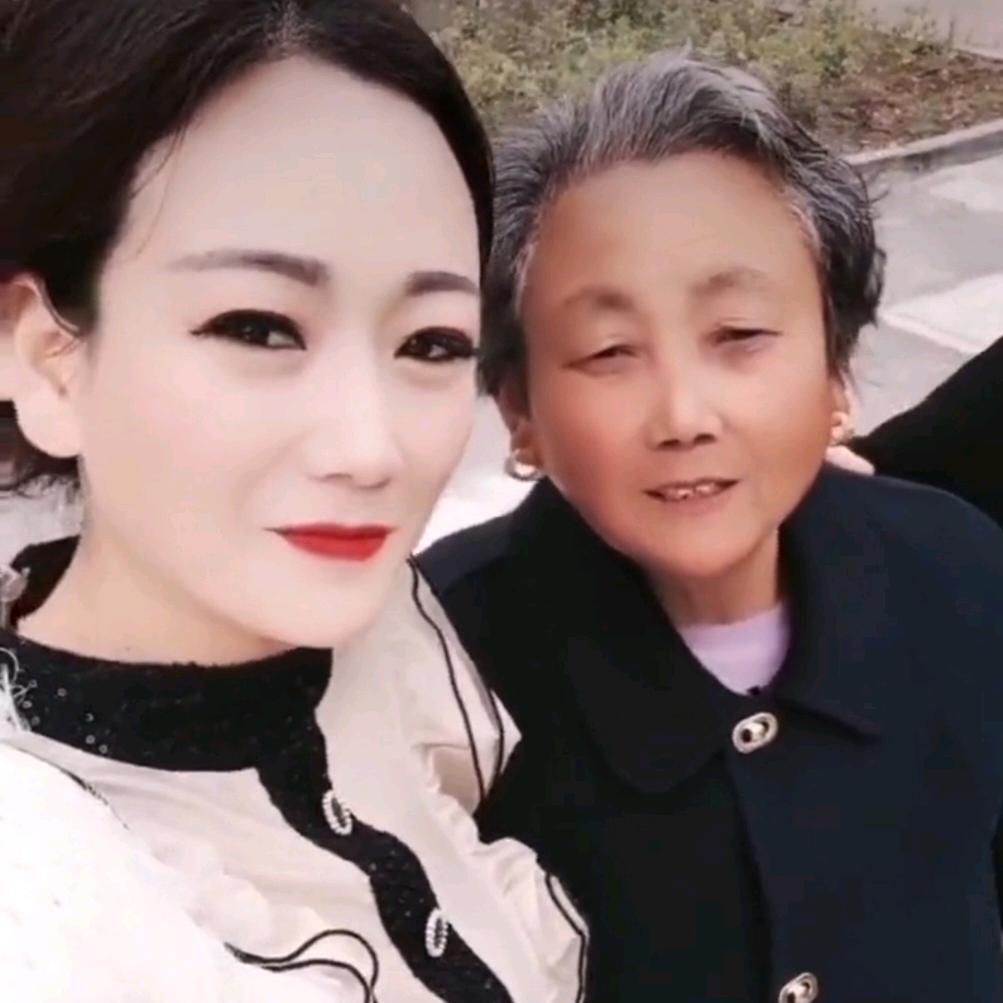 睢宁魏苏苏 （思念远行的妈妈）