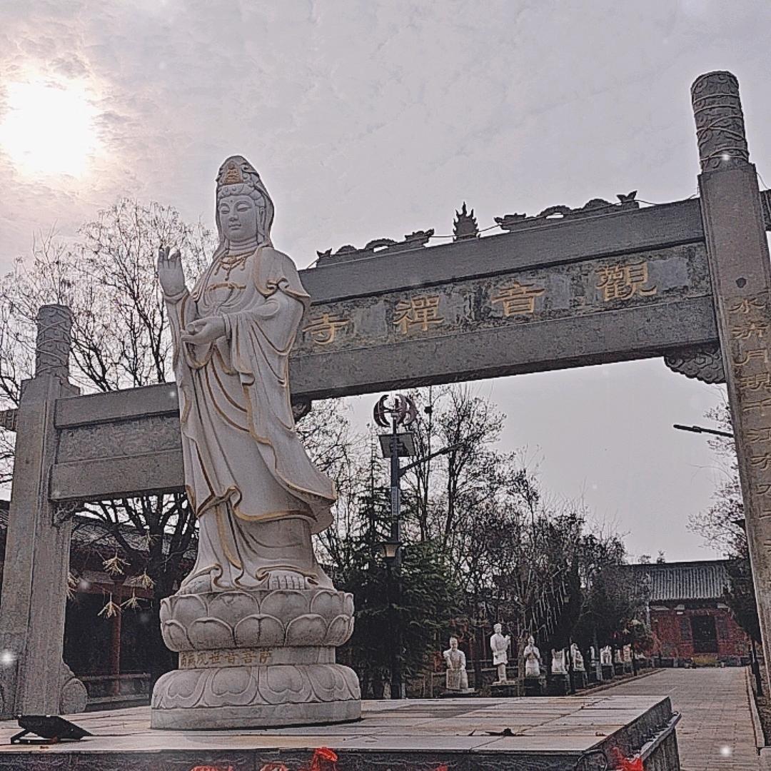 佛门弟子（郑州市大学南路西泰山村观音禅寺