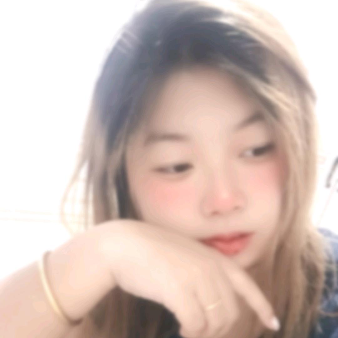 小美爱吃草莓🍓