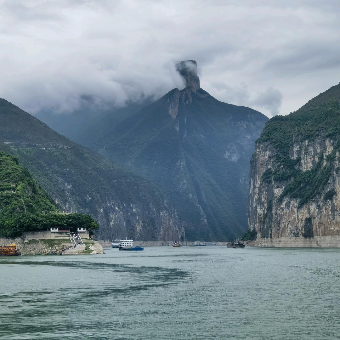 纷纷流淌的挽歌郎