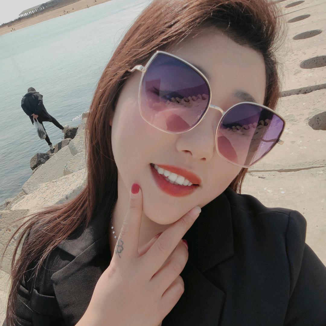 十一楼小姐姐💐