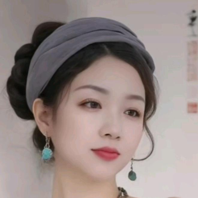 @开心玲姐晚上6点不定时开播