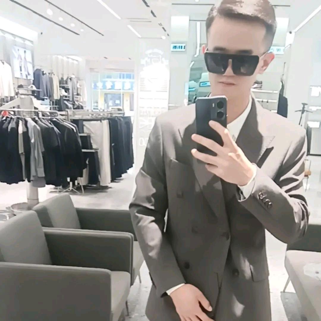 G💋太阳升起依然微笑🍓