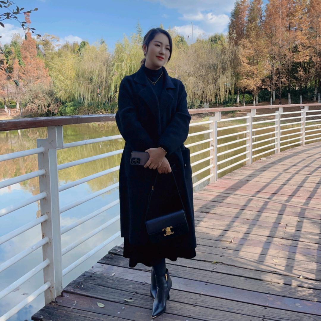 富源卖卤肉呢小姐姐