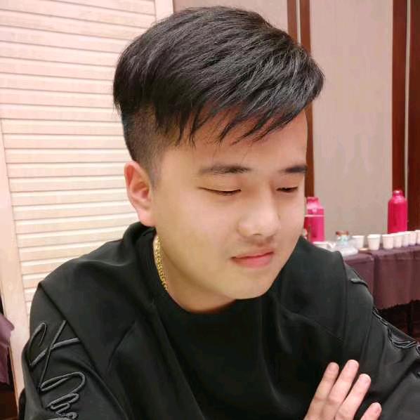 哥哥本性拽