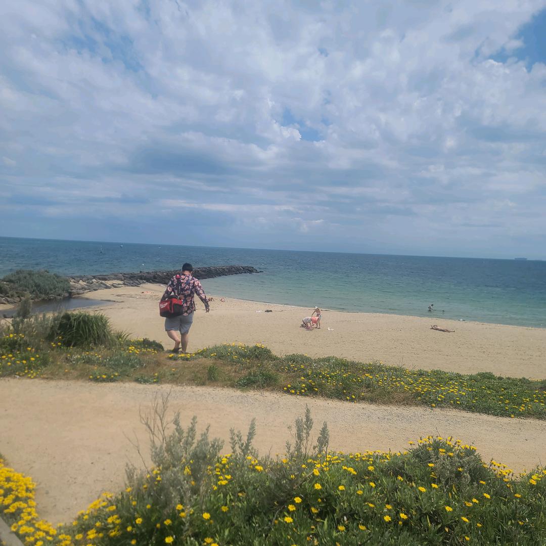 屋里开灯屋外黑