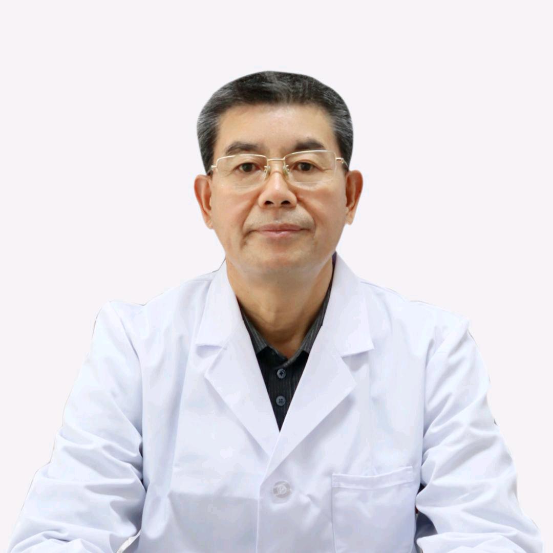 儿科专家崔文成