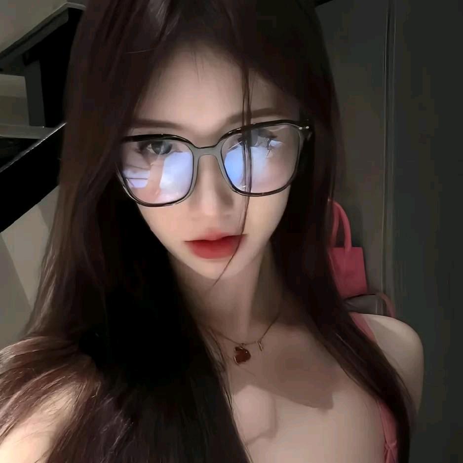 腼腆的小妍