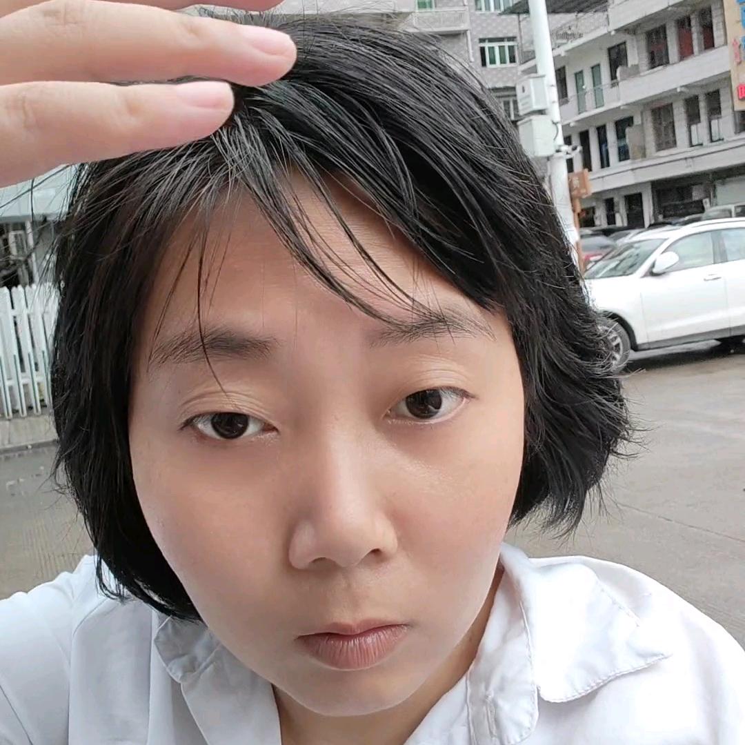 炜斐
