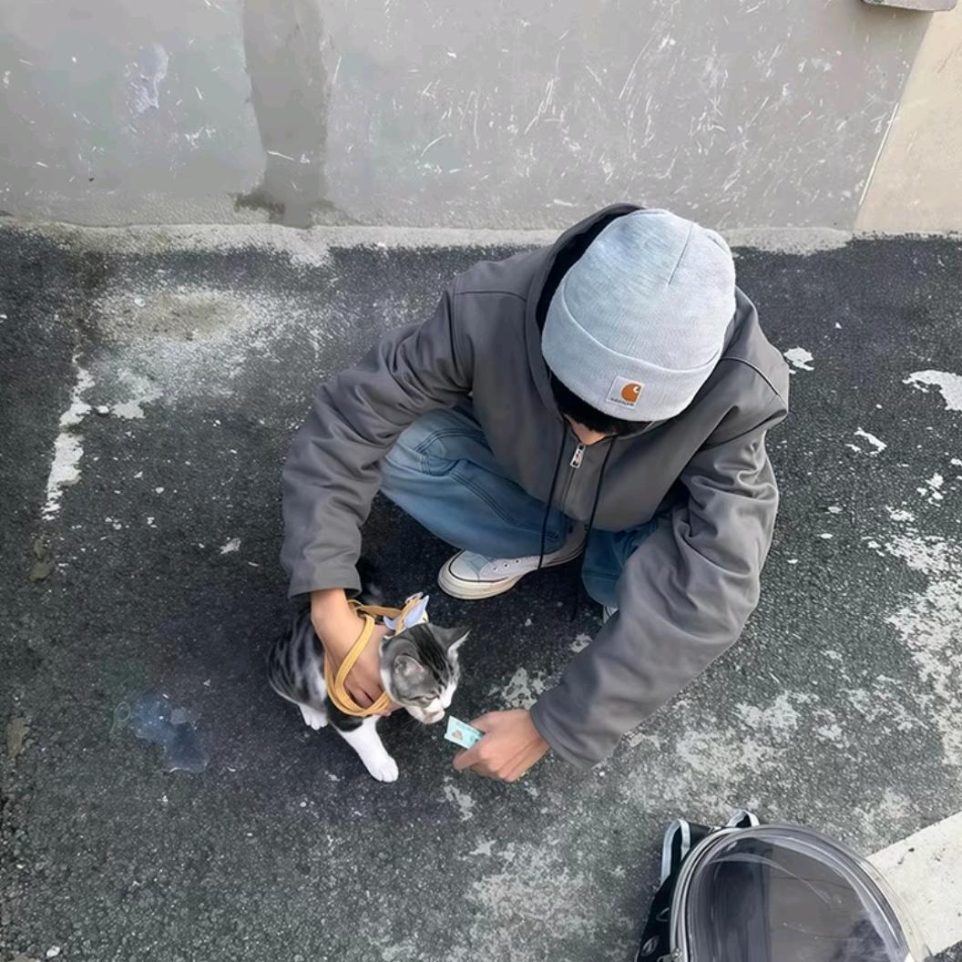 想睡醒的emo小子