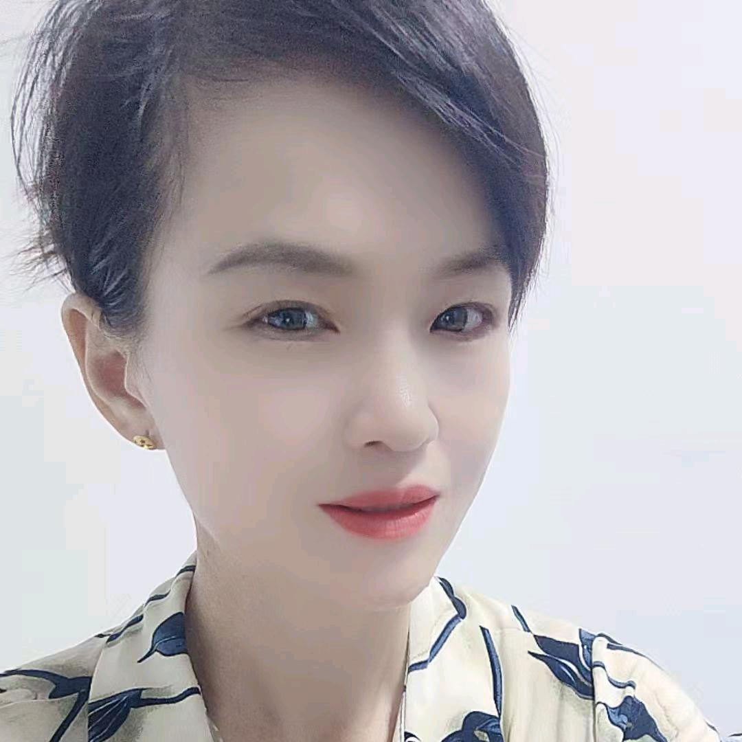 耿梦莉o