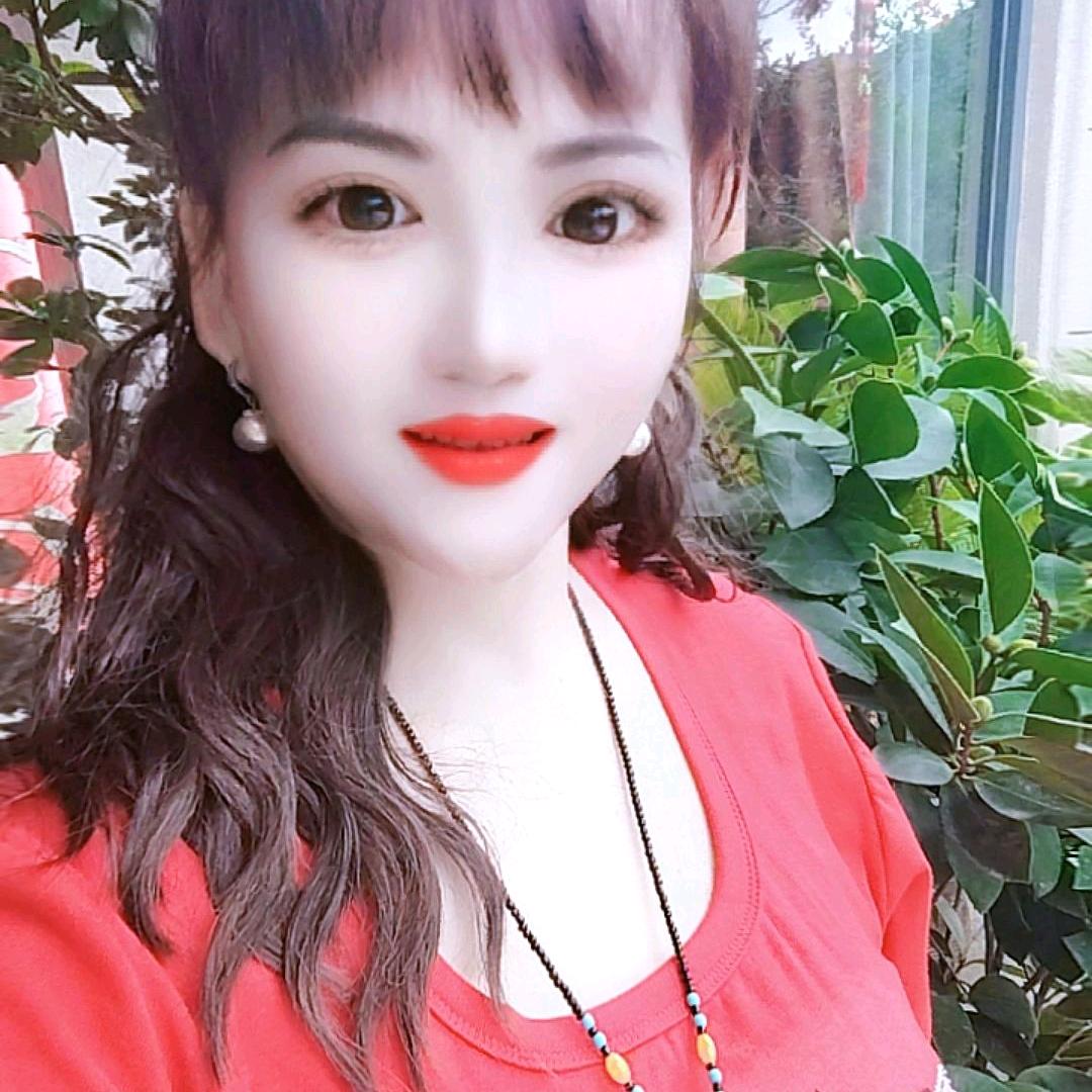 琴茜依然幸福