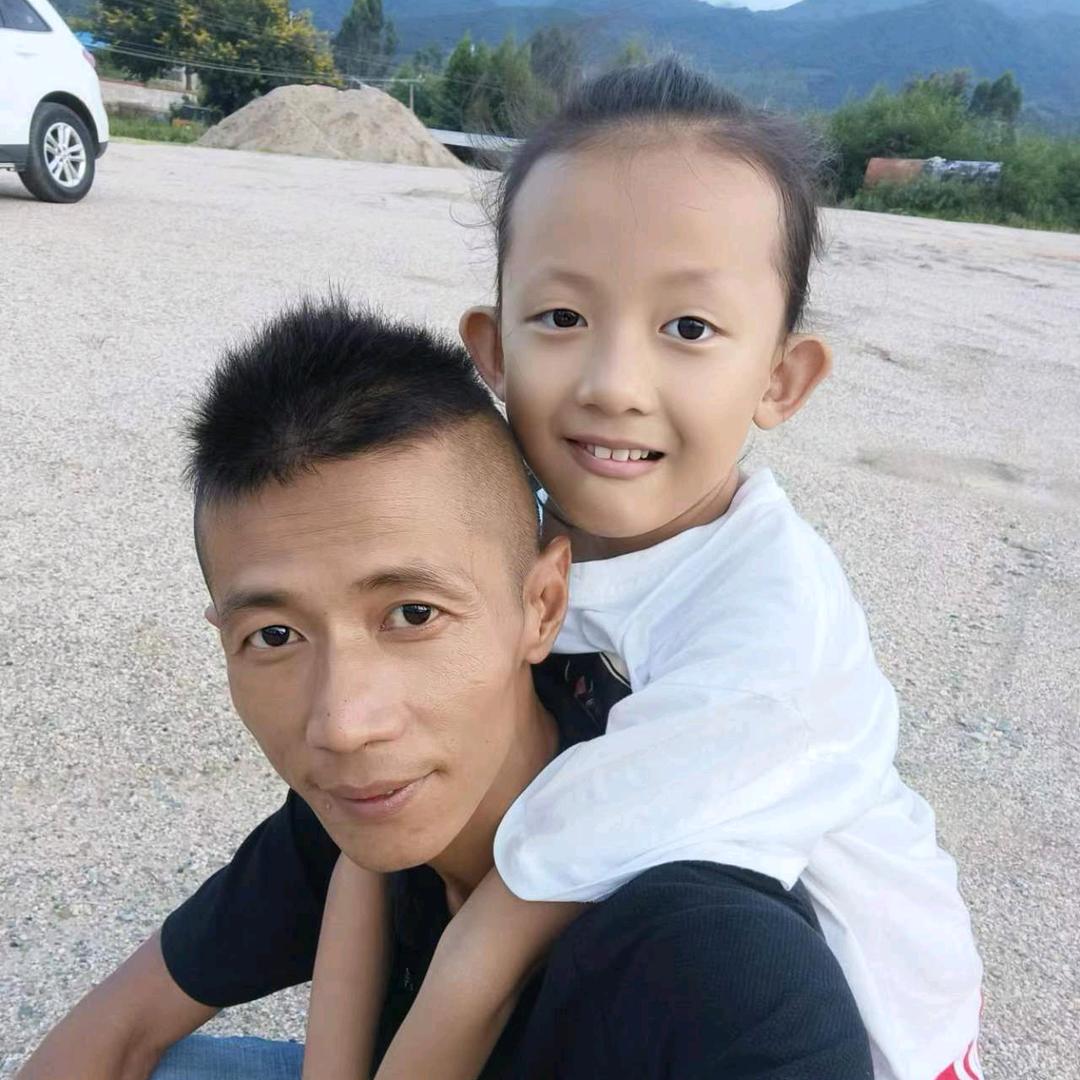 双江阿杰二手车    师爷