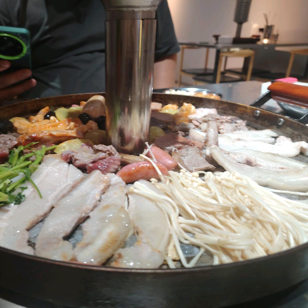 炭香缘地锅烤肉