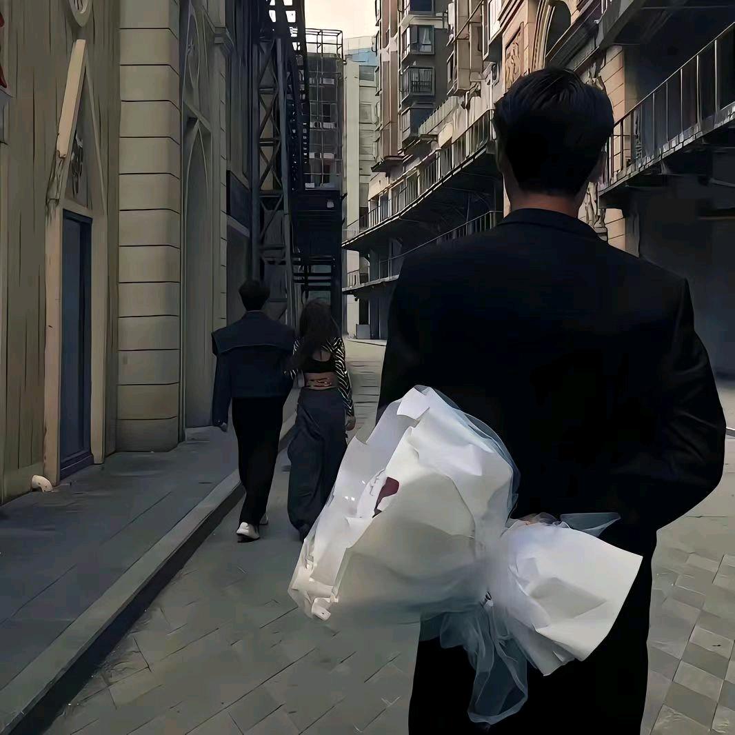 何止你我.