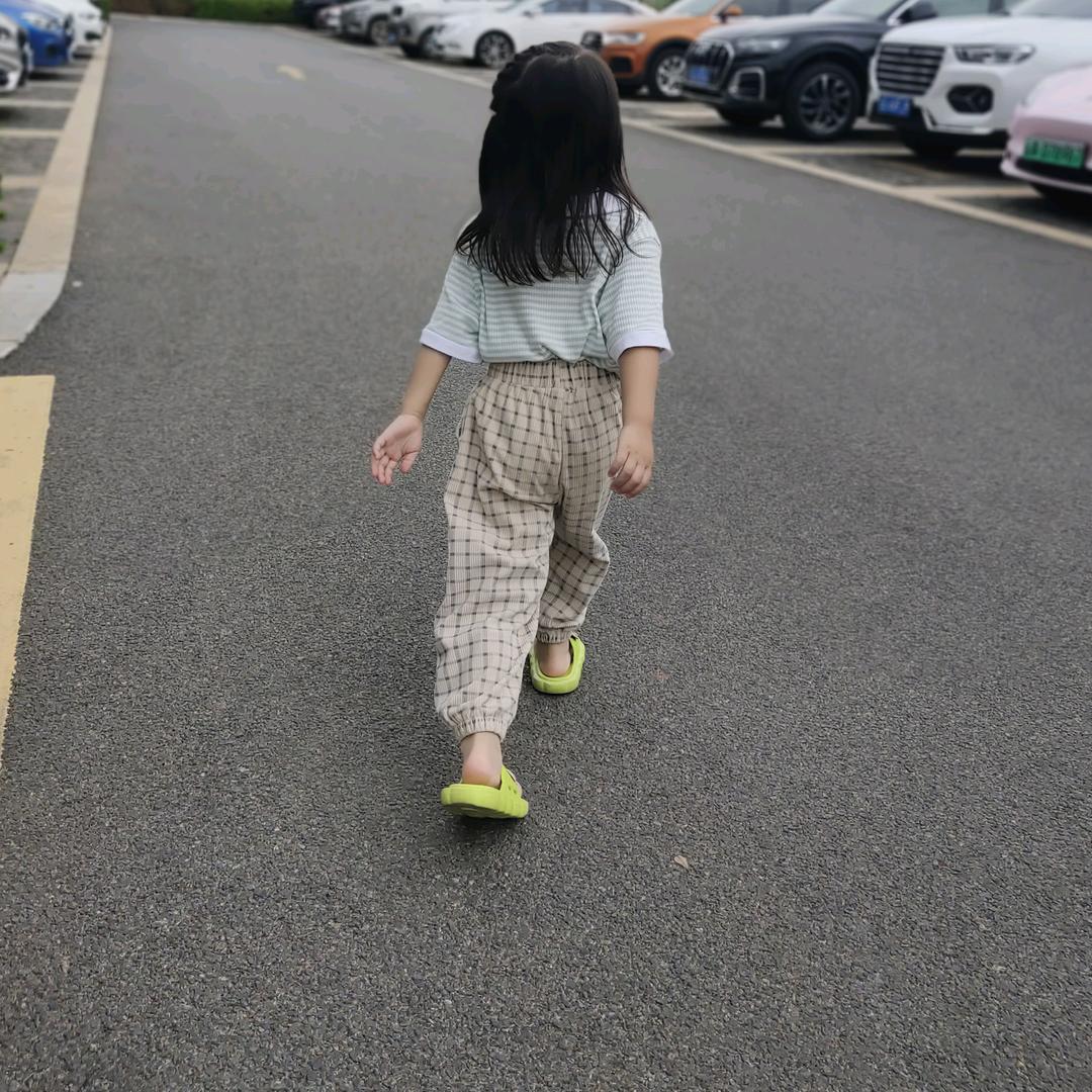 (๑><๑）