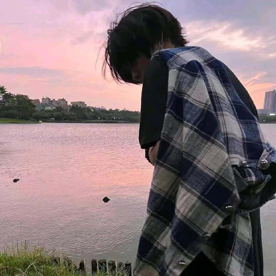 只余空白想念