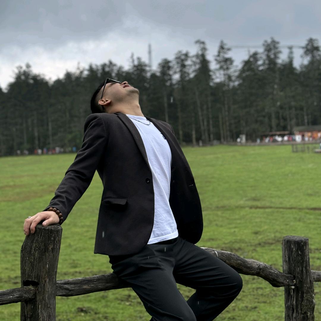 尹少