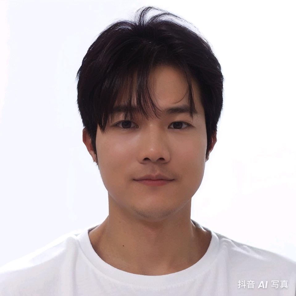 开着拖拉机迎接春天的到来