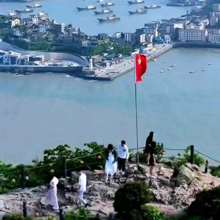 月亮走过太阳