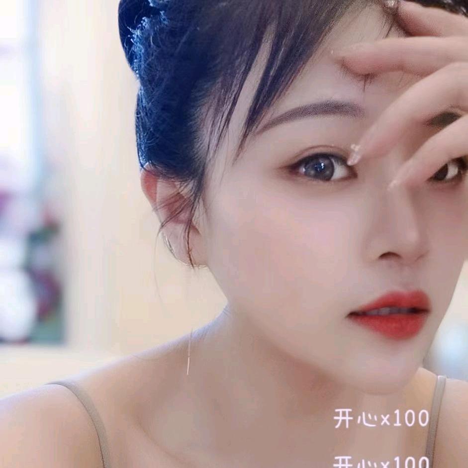 爱化妆的假男人