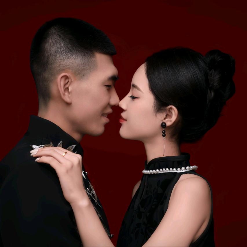 阿隆.