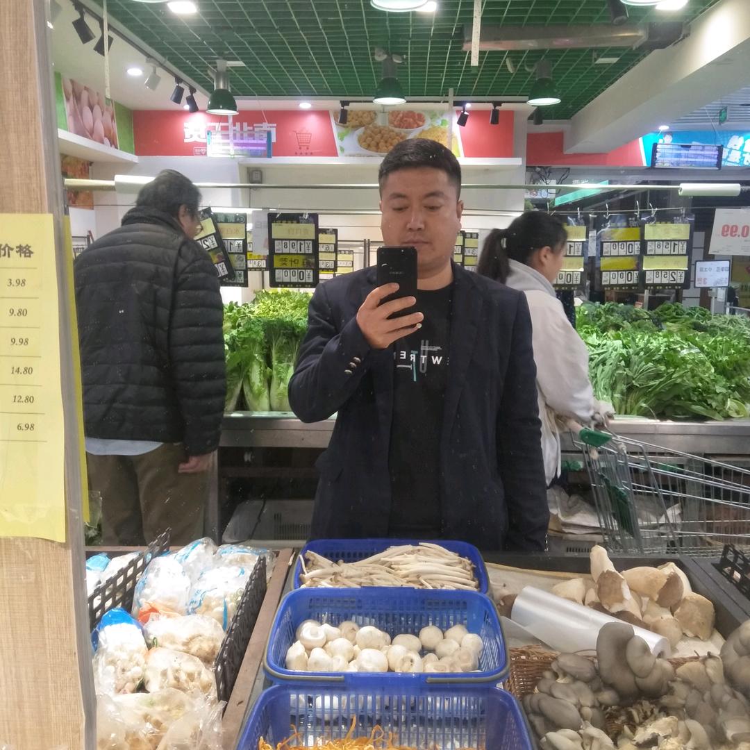 曲中人李定松