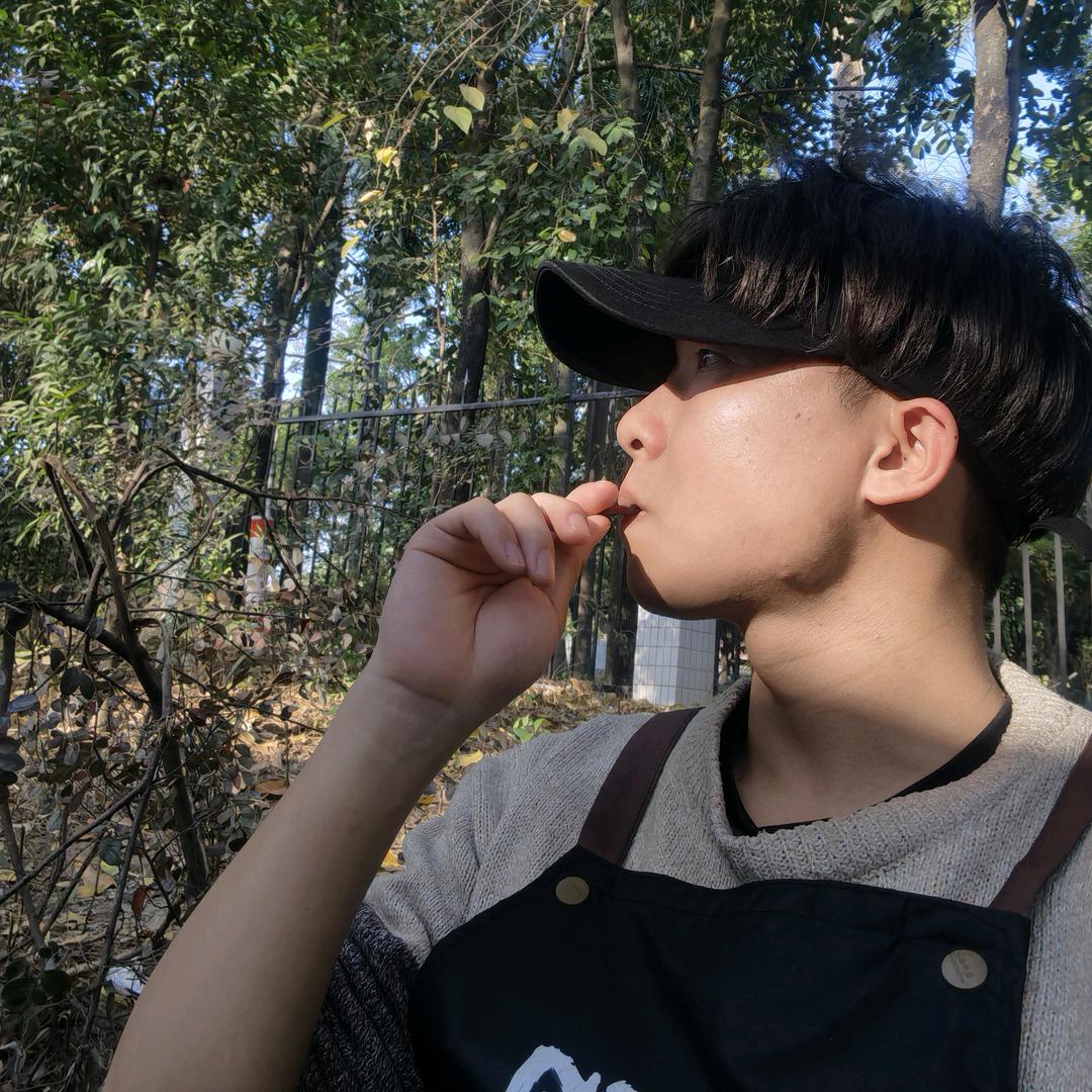 疯狂赚钱的小曾