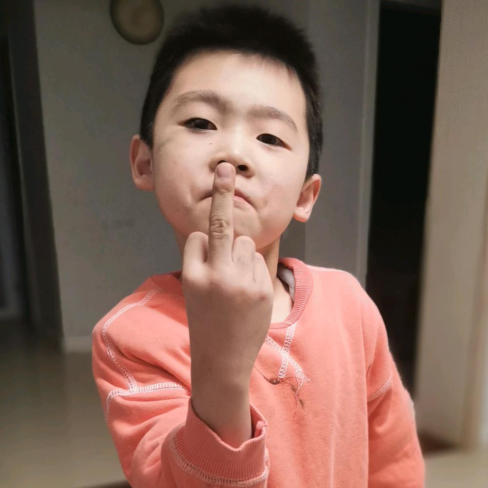 南街亚楠