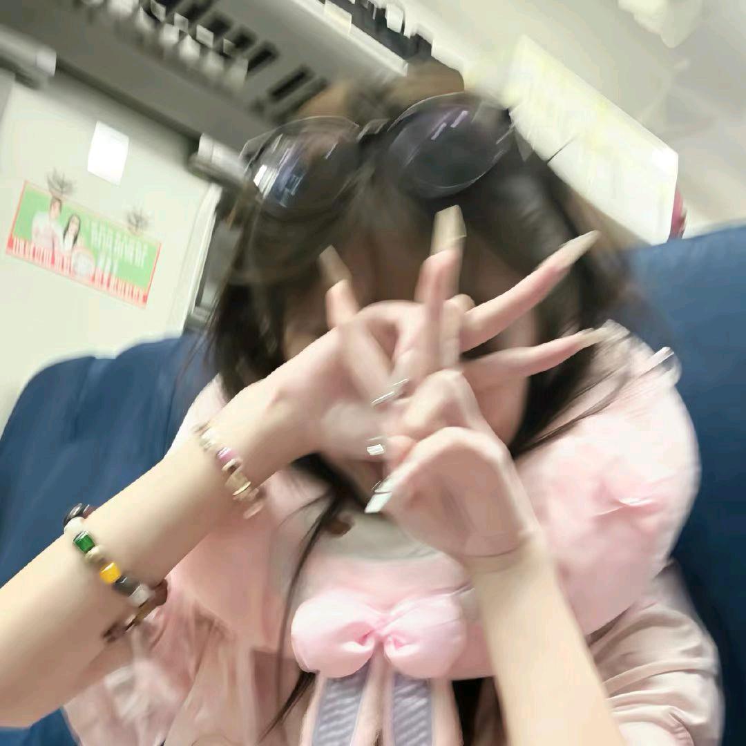 蓝桉长在洱海边